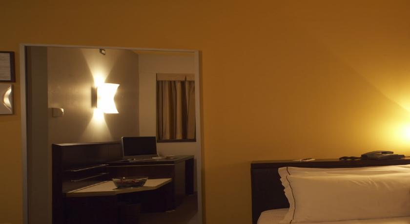 Montini Linate Airport Hotel Peschiera Borromeo