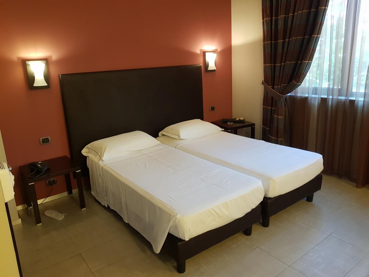 Hotel Montini Linate Airport Peschiera Borromeo