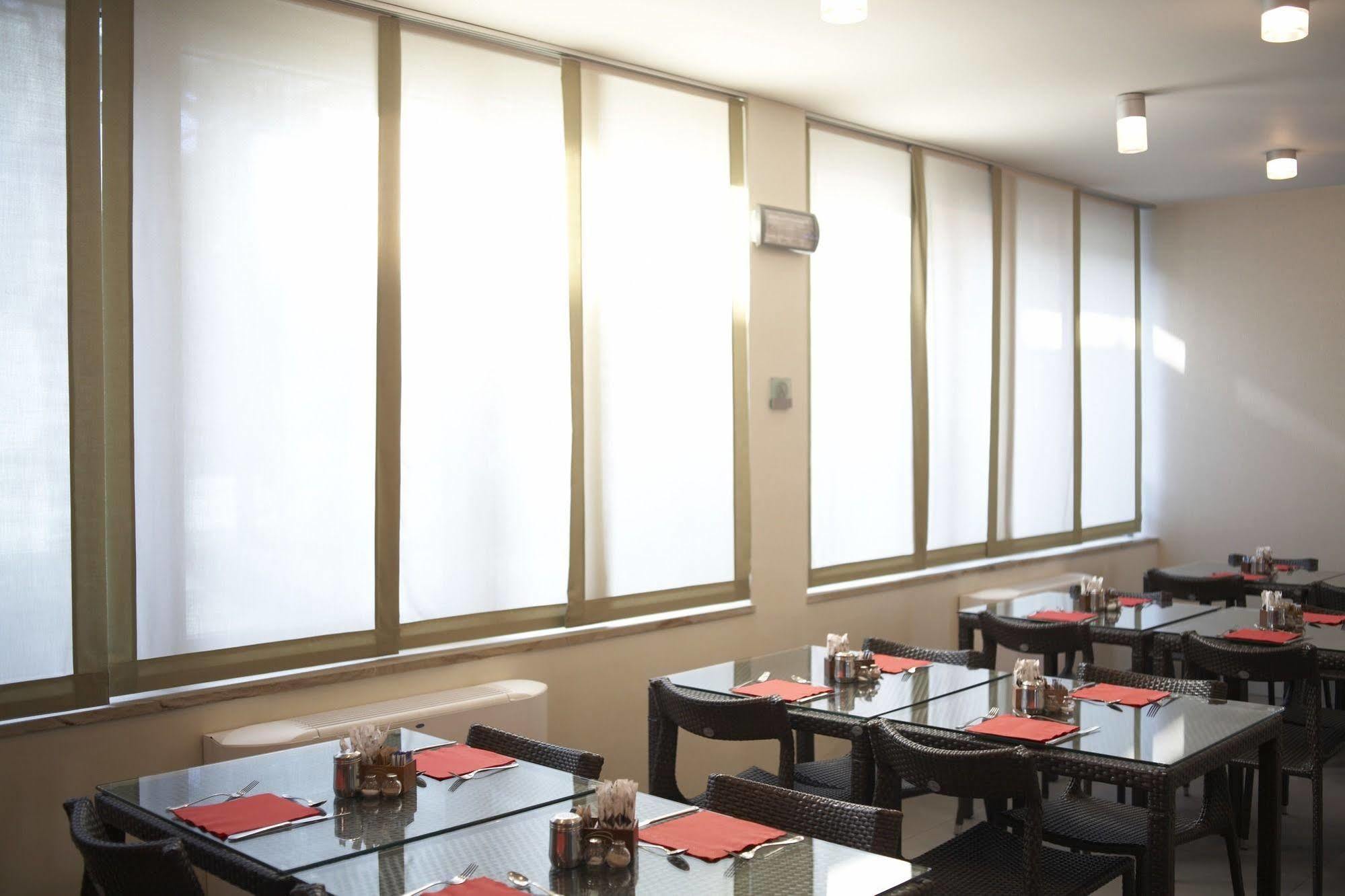 Montini Linate Airport Hotel 3*